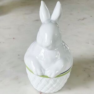 Williams Sonoma “Vintage Bunny” Lidded Dish Tureen for Easter Spring Table